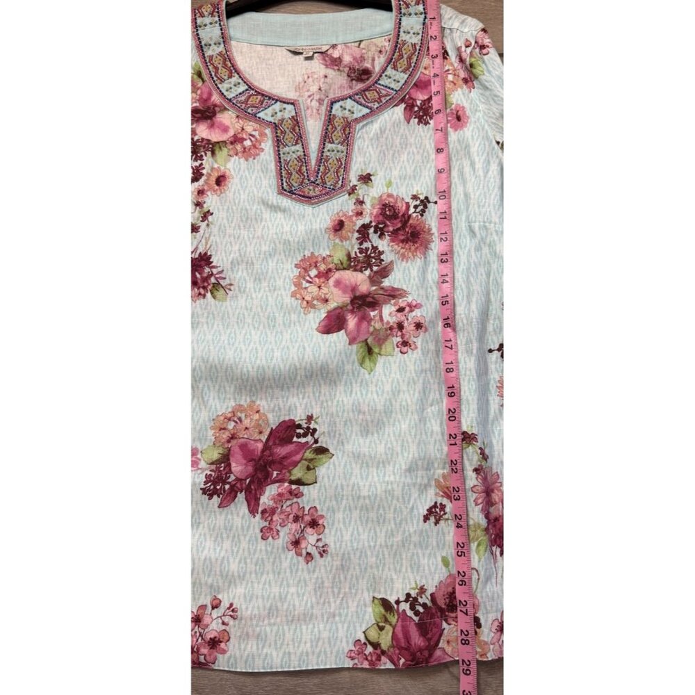 John Mark Size XL Ice Blue Floral Embroidered Beaded 3/4 Sleeve Tunic Top - Picture 9 of 10